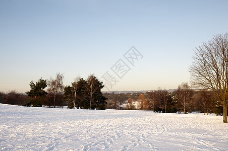冬季公园天气风景降雪曲目冻结季节小路场地天空场景图片