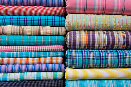 供市场销售的印度制造业纺织品图片