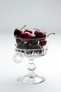 樱桃水果黑色健康红色盘子玻璃盘季节季节性好处高脚杯图片