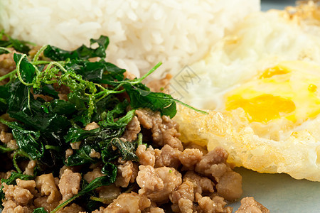 炒猪肉鱼盘子油炸午餐烹饪胡椒餐厅味道蔬菜红色食物图片