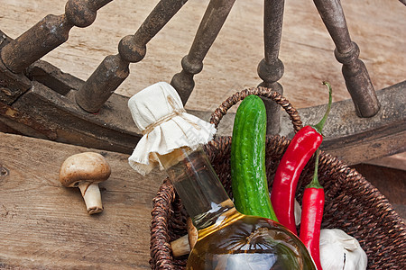 向日葵油和蔬菜香脂餐厅胡椒桌子农场烹饪文化香料食物瓶子图片