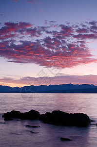 美国蒙大拿州莱克县西海岸州公园平头湖日出天空山脉风景顶峰生态环境岩石季节性季节辉光图片