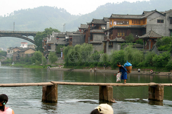 中国 湖南 湖南西部 凤凰城 自然 风景 旅游 风景区 风景区建筑运输水面河流用水历史房子旅行水利工程图片