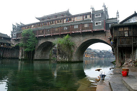 中国 湖南 湖南西部 凤凰城 自然 风景 旅游 风景区 风景区房子城门设施建筑用水河流都市游船水面旅行图片