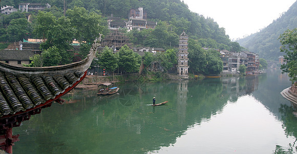 中国 湖南 湖南西部 凤凰城 自然 风景 旅游 风景区 风景区设施水面游船历史房子都市水利用水建筑旅行图片