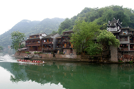 湖南凤凰中国 湖南 湖南西部 凤凰城 自然 风景 旅游 风景区 风景区河流房子游船都市设施城门用水历史水面建筑背景