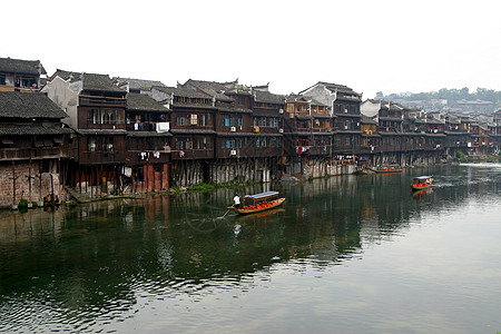 中国 湖南 湖南西部 凤凰城 自然 风景 旅游 风景区 风景区历史设施水面都市旅行河流用水城门建筑房子图片