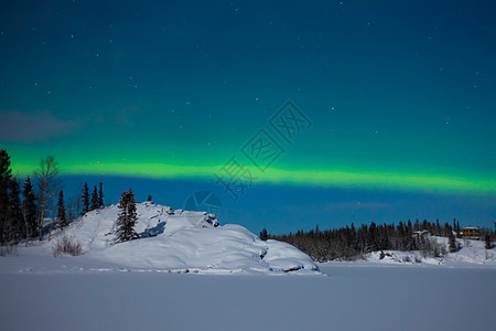 北极光磁层信仰天空星星月亮童话阴影北极星舞蹈雪景图片