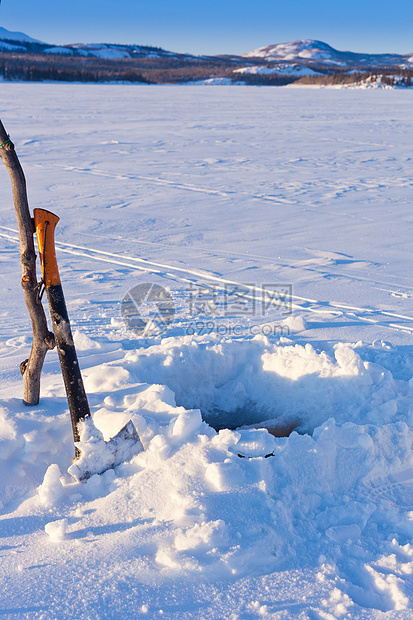 冰钓洞冰钓野生动物淡水荒野白色图片