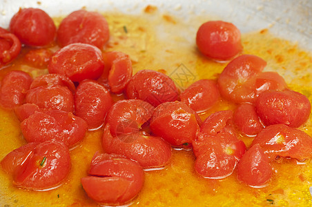 煮红樱桃番茄组 煎锅图片