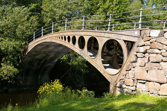 河上小型金属桥图片