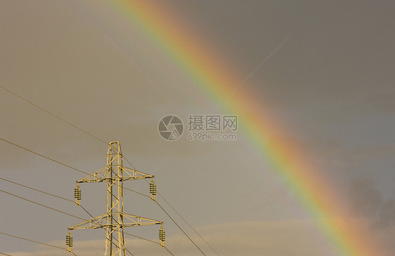 带彩虹的传输塔活力电缆能量高压发电电线电源线铁塔线路外观图片