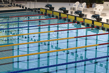 现金池闲暇运动员运动竞赛游泳图片