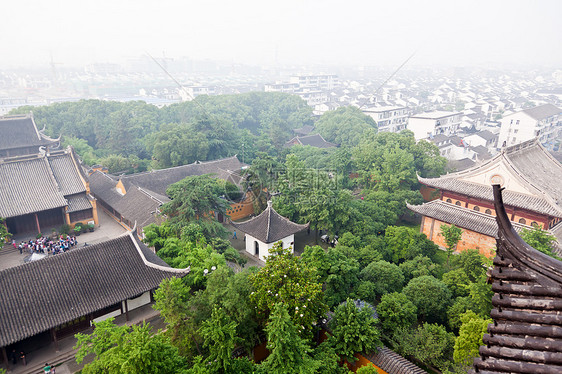 中国苏州市空中航向房子寺庙建筑物植物天线住宅宝塔烟雾花园吸引力图片