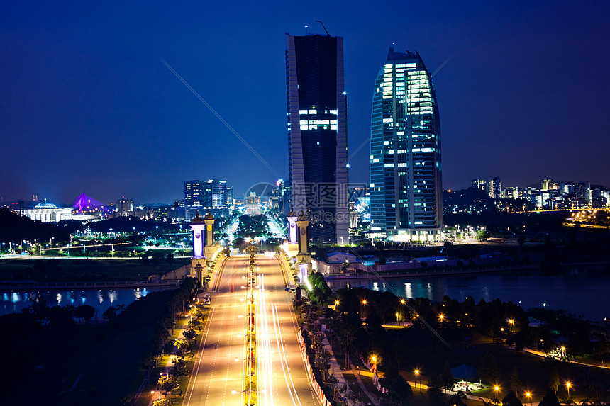 城在黄昏地标反射城市天际旅游天空建筑景观建筑物建筑学图片