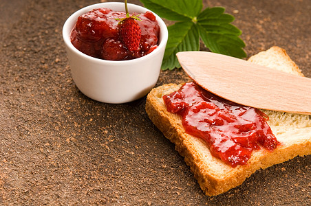 野草莓果酱加吐司环境玻璃早餐装罐甜点烹饪厨房浆果荒野水果图片