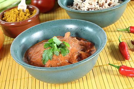 红色咖喱厨房食物套餐野米盘子香菜辣椒蔬菜土豆晚餐高清图片