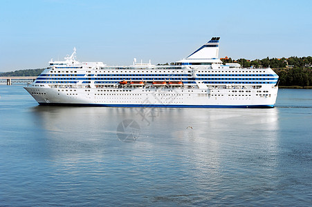 渡轮血管通道海岸线海浪旅行渡船地平线海洋漂浮旅游图片