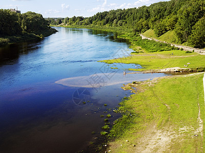 混合两条河流的水图片