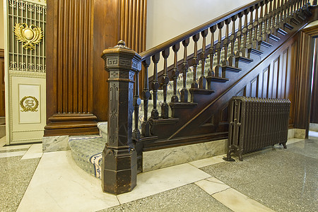 历史法庭内部的阶梯图片