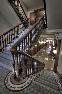 旧楼梯到大厅图片