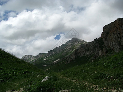 山山脉全景斜坡生物轨道青菜文件花朵岩石解脱旅行图片