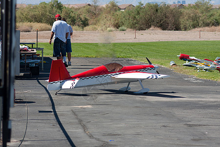 RC 飞机航班绿色控制飞行员技术渠道引擎翅膀运动爱好图片