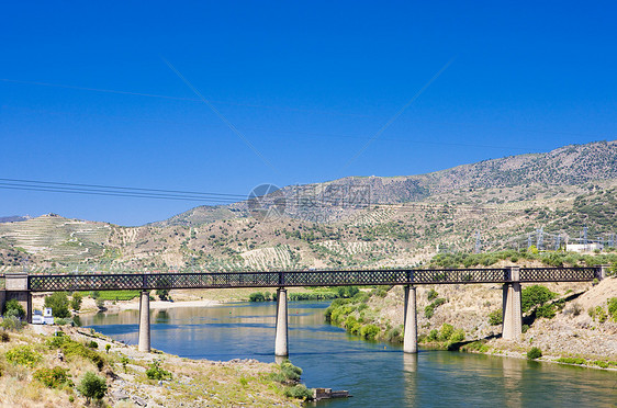葡萄牙杜罗谷Pocinho的铁路管道外观世界旅行桥梁位置河流风景山谷图片