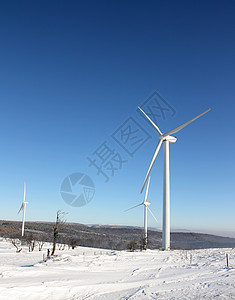 冬季单一风力涡轮机工业全球旋转活力环境创新技术绿色生产天空图片