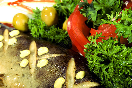 烤鱼享受晚餐餐厅烹饪菜单辣椒奢华美食蔬菜盘子图片