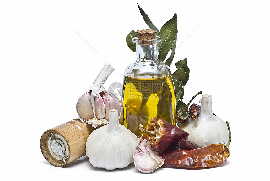 地中海香料和橄榄油豆子磨床桂冠胡椒食物平底锅芳香树叶饮食敷料图片