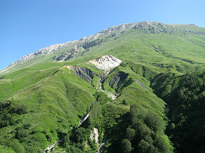 山山脉青菜路线高地风景旅行石头斜坡天空岩石文件图片