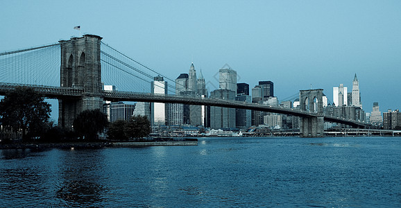 美国纽约市曼哈顿布鲁克林大桥桥梁建筑物城市景观旅行摩天大楼建筑风光建筑学河流图片