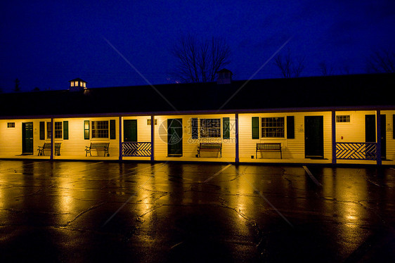 晚上汽车旅馆 美国新罕布什尔州北康威建筑学住房建筑建筑物外观照明图片