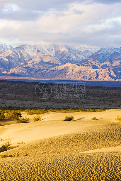 卡利福恩死亡谷国家公园水井沙沙沙沙沙丘沙漠外观世界旅行流沙位置起伏山脉风景干旱图片