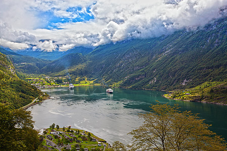 Geiranger 视图国家植物群悬崖峡湾巡航美丽山坡地区岩石旅行图片