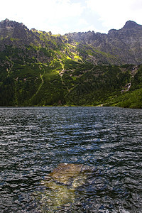 Tatra山森林跳闸苔藓天空太阳风景山脉衬套巅峰全景图片
