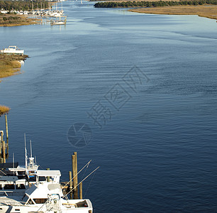 沿海内河水道帆船旅行港口蓝色航海游艇背景图片