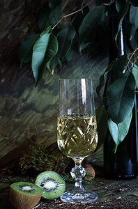 一杯维赫特葡萄酒图片