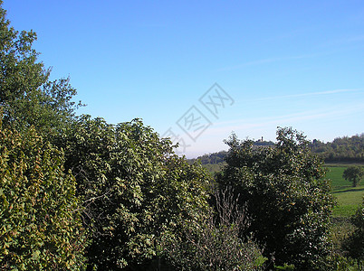 马尔科伦戈山丘丘陵天际草地天空绿色爬坡全景蓝色图片