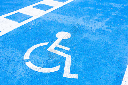 为残疾人预留的空位外观轮椅示意图蓝色图片