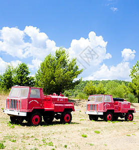 法国普罗旺斯州普罗旺斯消防车运输消防队员消防员公路汽车外观车辆图片