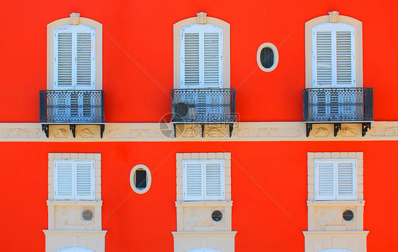 房屋外墙石头阳台窗户白色建筑红色建筑学住宅图片