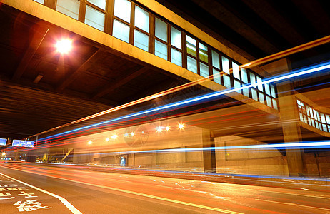 夜间交通街道运输线条场景城市商业隧道戏剧性运动蓝色图片