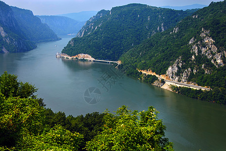 多瑙河峡谷晴天国家沟壑岩石地标蓝色公园树木山脉爬坡图片