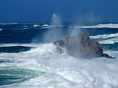 冲浪石头海洋泡沫岩石波浪图片