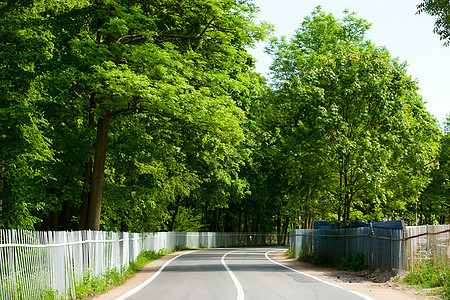 国路财产沥青运输城市风景划分栅栏森林村庄乡村图片