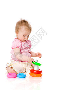 玩婴儿游戏好奇心金发婴儿头发女儿乐趣孩子金字塔幸福喜悦图片