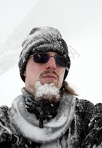冻结娱乐眼镜高山滑雪者山脉旅行暴风雪登山风暴胡须图片