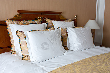 豪华酒店内务局装饰酒店房间枕头公寓卧室窗帘家具风格奢华图片